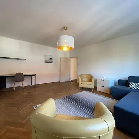 Living In The Heart Of Apartment