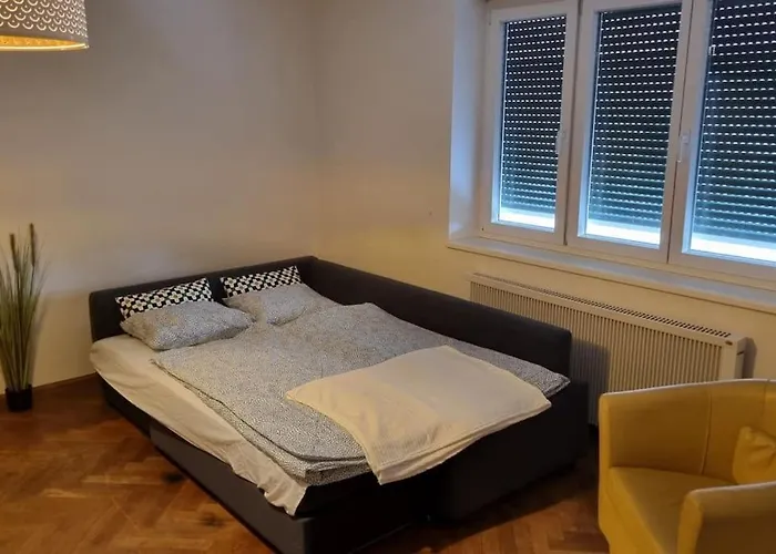 Living In The Heart Of غراتس